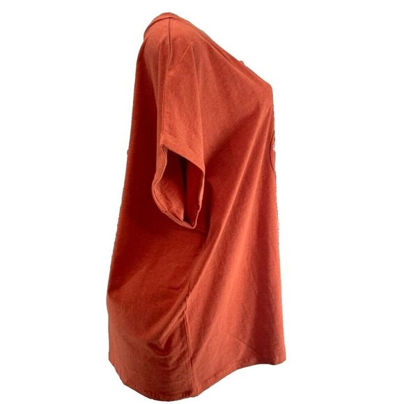 Sheryl Crow +2X Burnt Orange Got my 45 On Gutiar Graphic Rolled Short Sleeve Tee - Picture 3 of 6